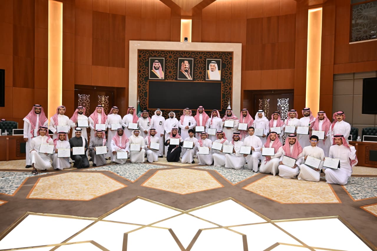 56 موهوبًا من جامعة الملك عبد العزيز يجتازون برامج التعاون المشتركة مع أكاديمية "كاوست"